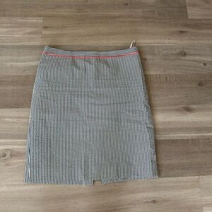 Size 10 J Crew classic pencil skirt